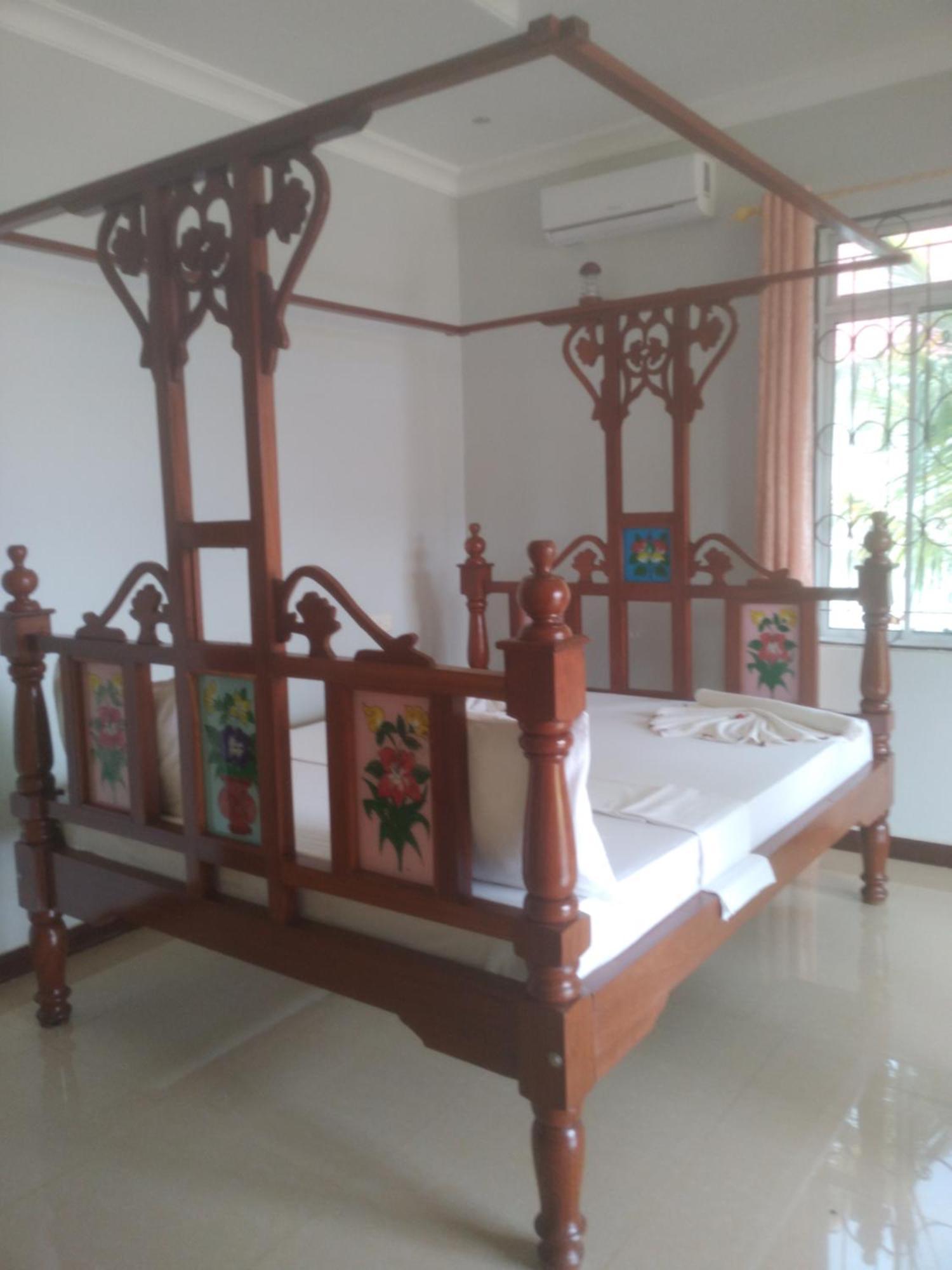 Hotel In Ras Нунгви Екстериор снимка